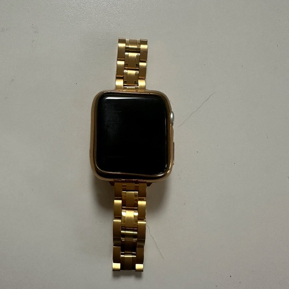 Apple Watch Series 3 Black Display + 6 total watch bands